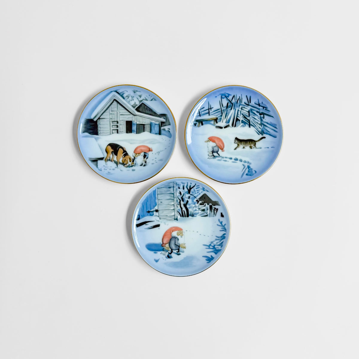 Harald Wiberg Bing & Grøndahl Gnome Mini Christmas Plates, set of three vintage decorative plates with snowy Nordic scenes and gnomes