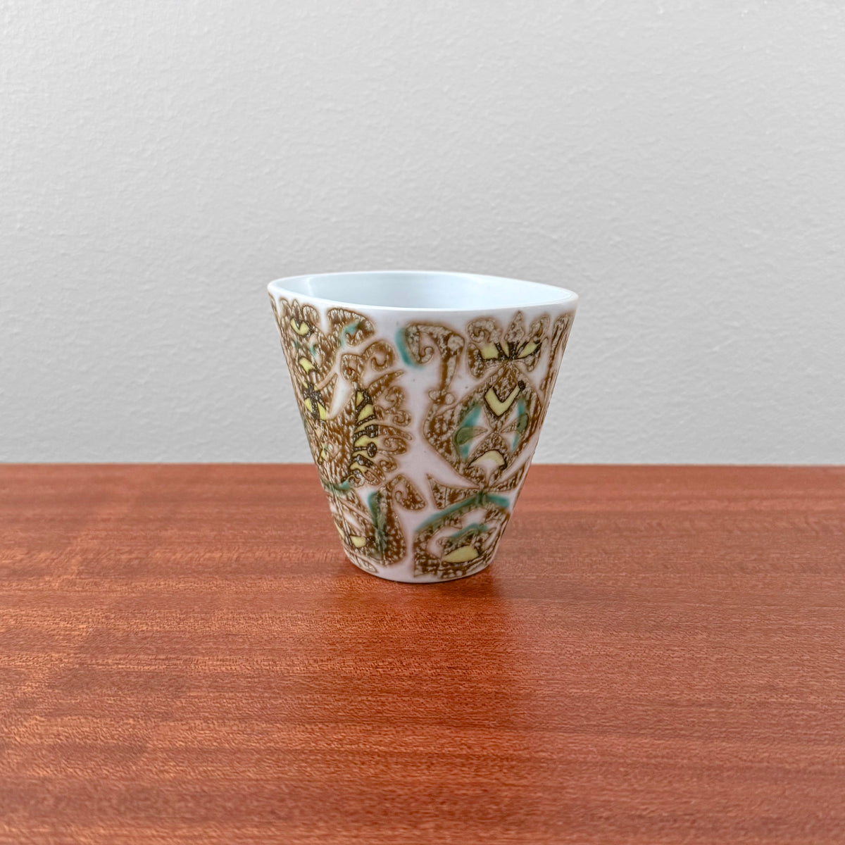 Nils Thorsson Royal Copenhagen Baca Small Vase (713/3216), ceramic vase with stylised bird motif in brown and green on white glaze