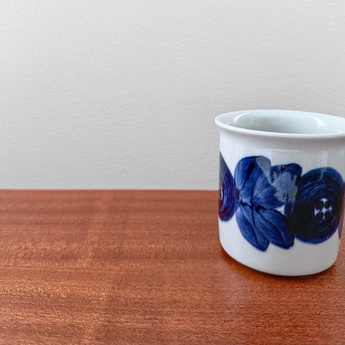 Arabia Finland Anemone Cocoa Mug