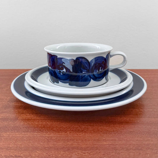 Arabia Finland Anemone Tea Cup Trio Set