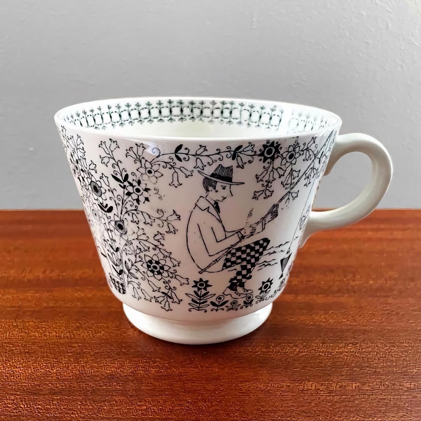 Arabia Finland Emilia Large Cup with TV Plate