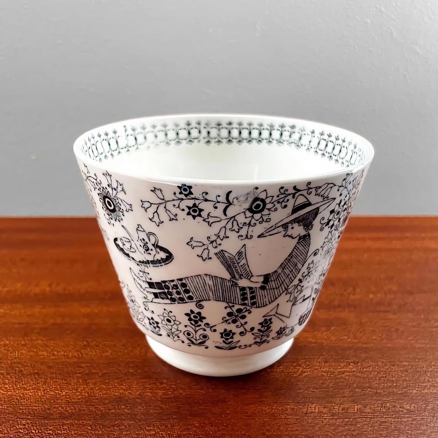 Arabia Finland Emilia Large Cup with TV Plate