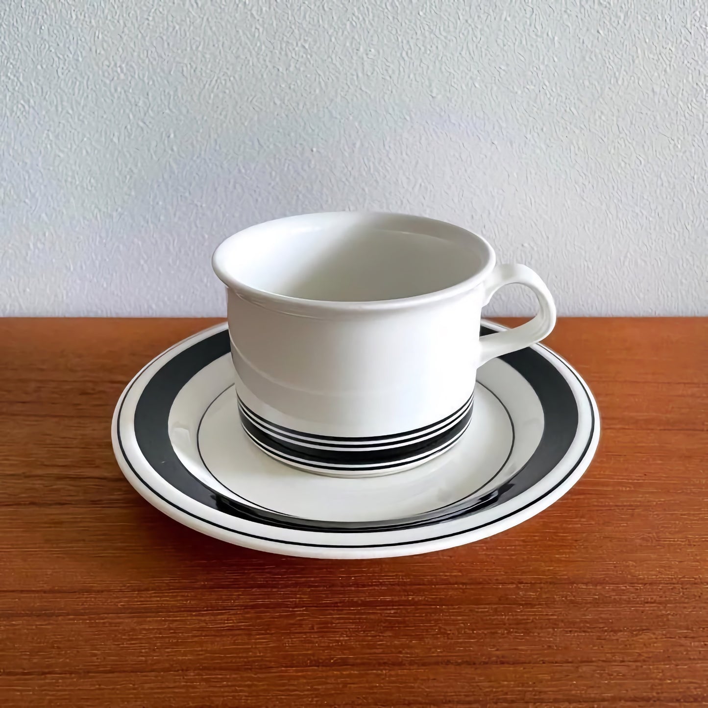 Arabia Finland Faenza Black Tea Cup with Saucer