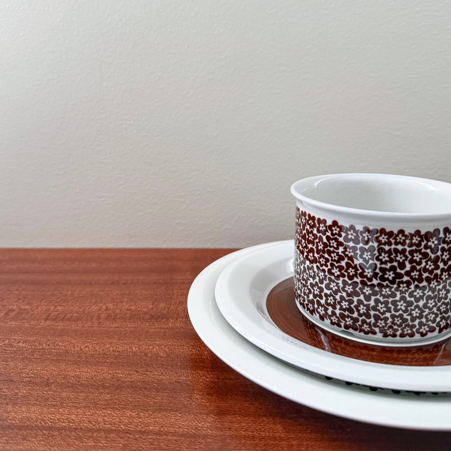 Arabia Finland Faenza Brown Tea Cup Trio Set