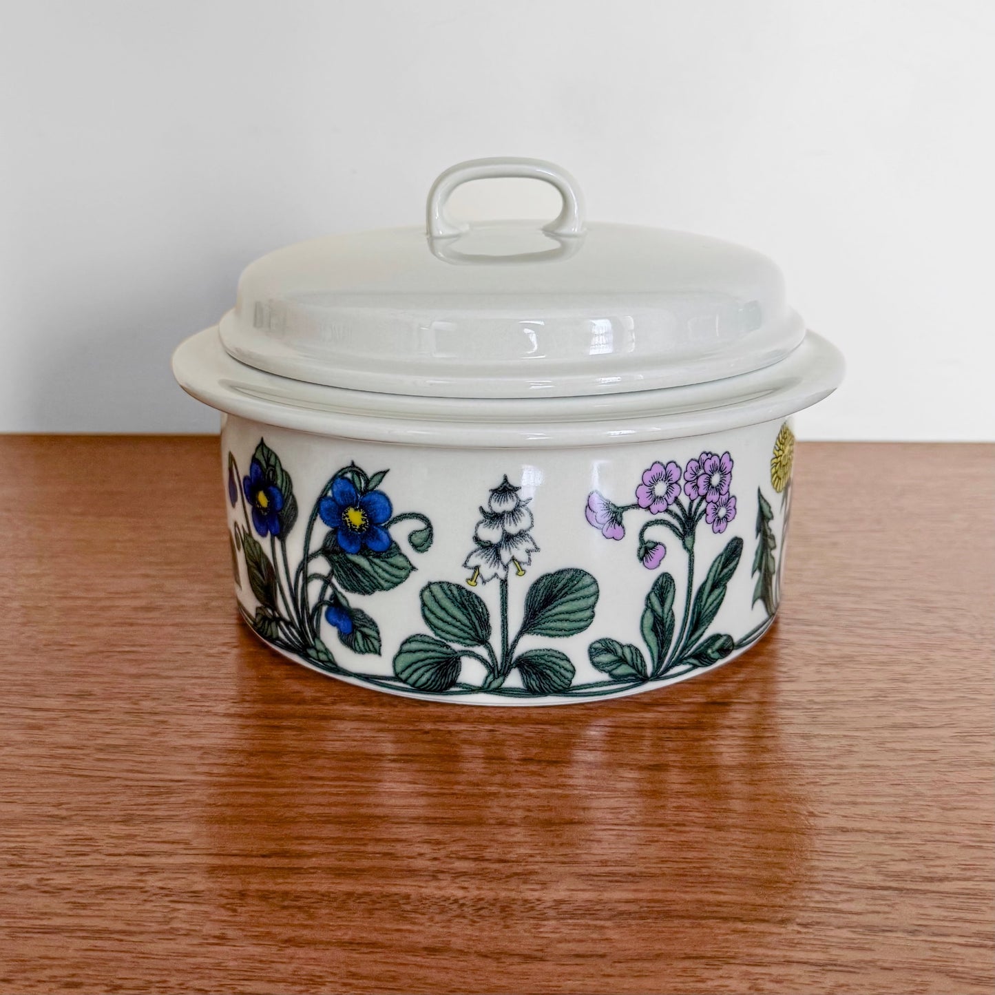 Arabia Finland Flora Tureen