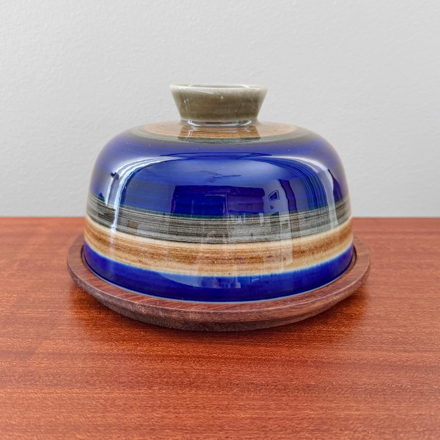 Arabia Finland Heljä Liukko-Sundström Hand-Painted Cheese Dome