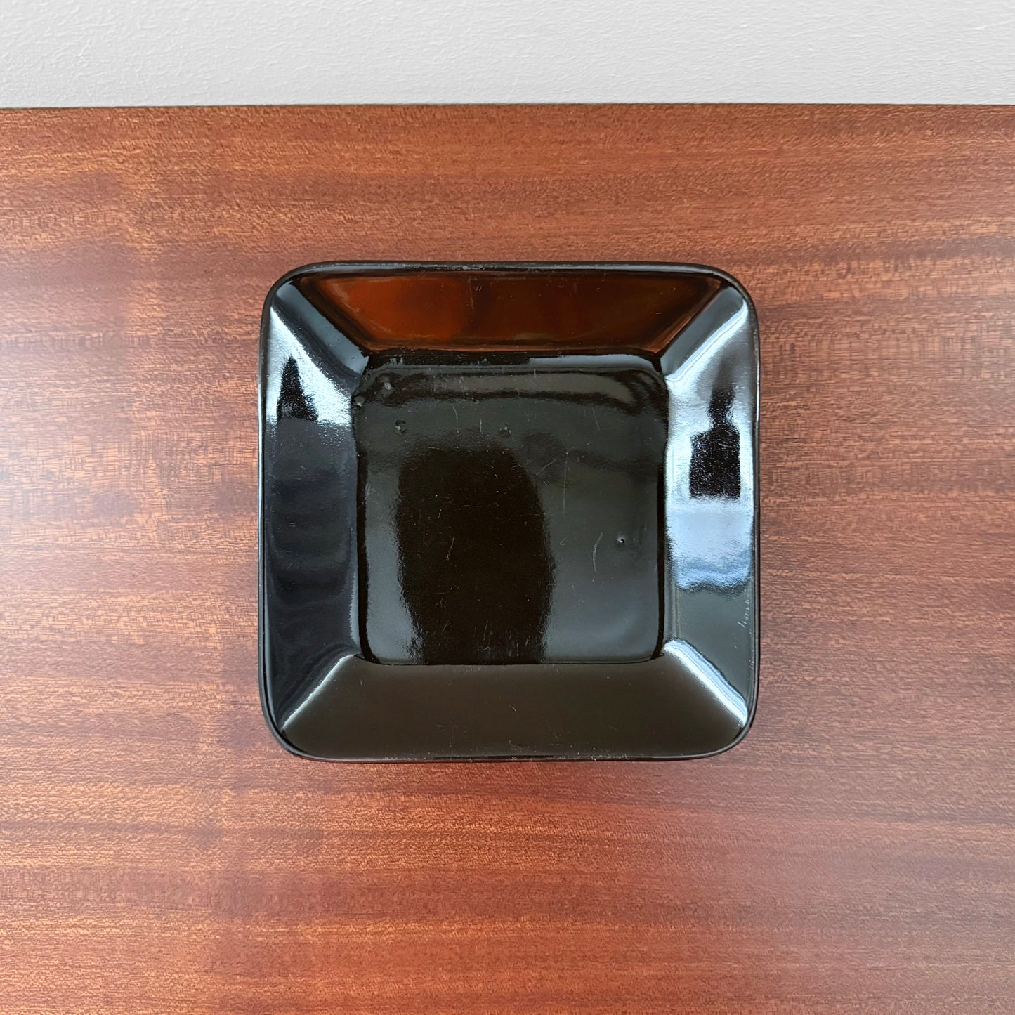 아라비아 핀란드 킬타 블랙 스퀘어 플레이트 (13.5cm)