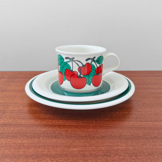 Arabia Finland Kirsikka Coffee Cup Trio Set
