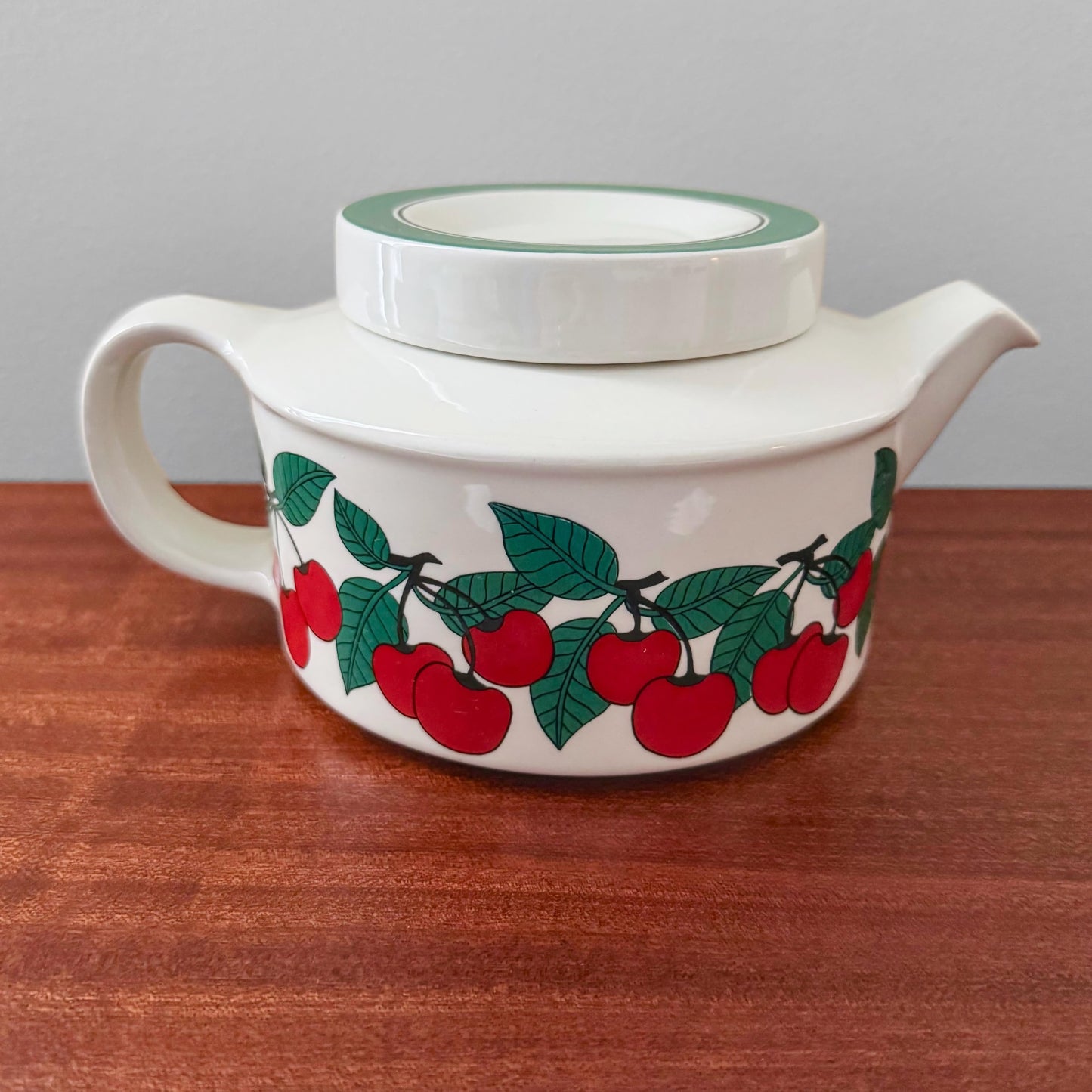 Arabia Finland Kirsikka Teapot