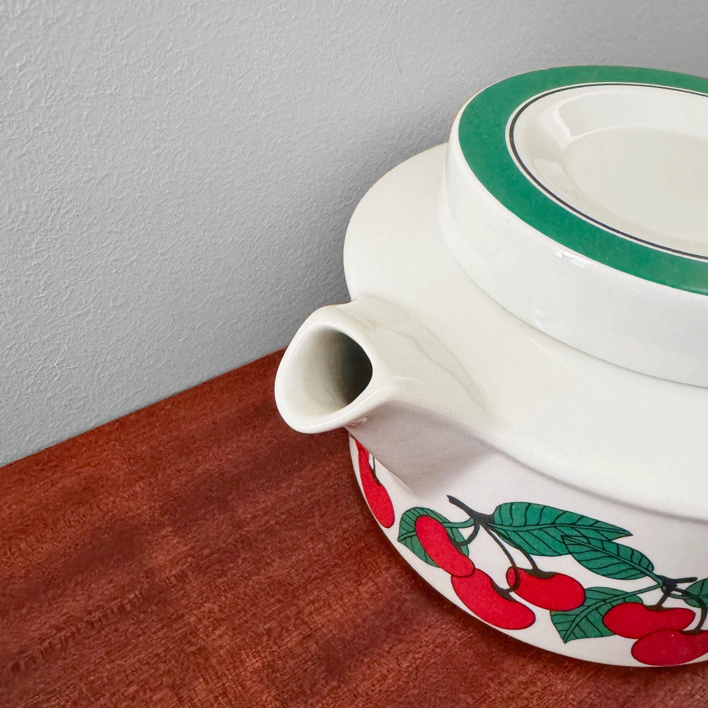Arabia Finland Kirsikka Teapot