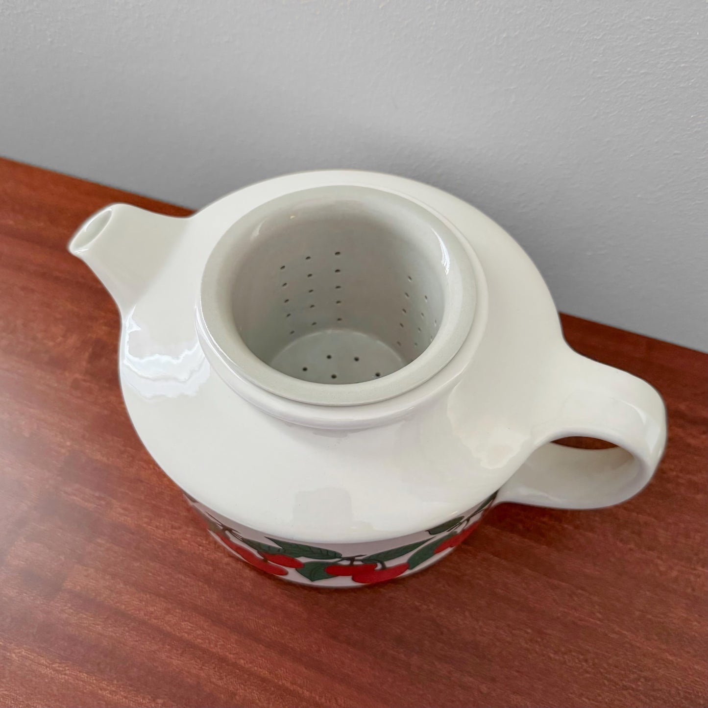 Arabia Finland Kirsikka Teapot