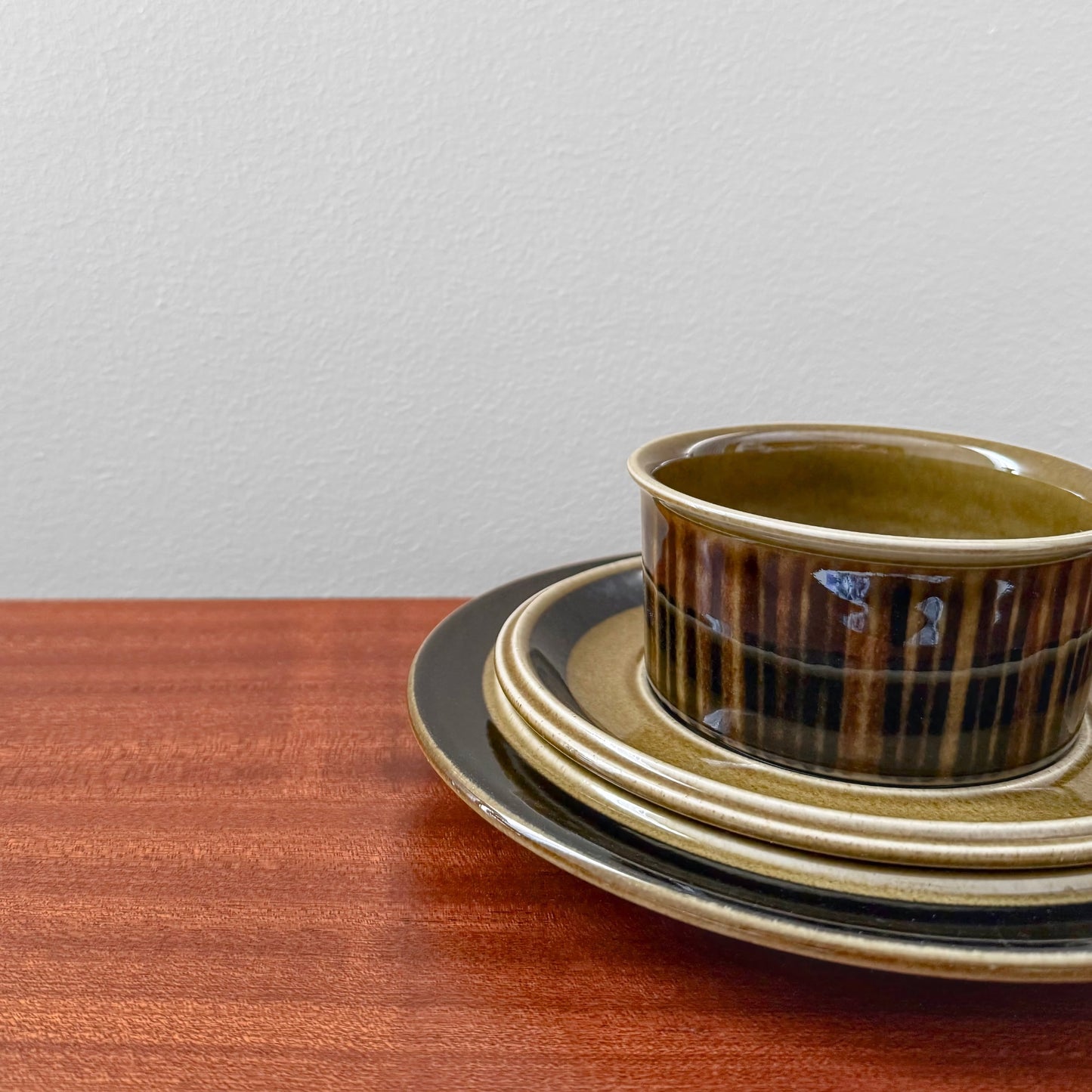 Arabia Finland Kosmos Tea Cup Trio Set