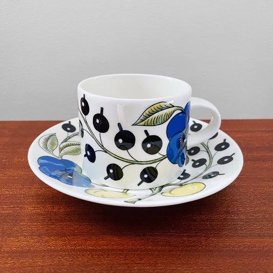 Arabia Finland Paratiisi Tea Cup with Saucer