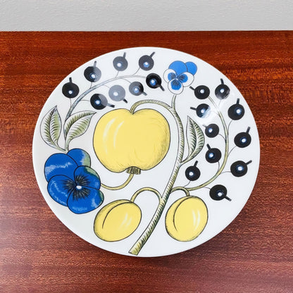 Arabia Finland Paratiisi Tea Cup with Saucer