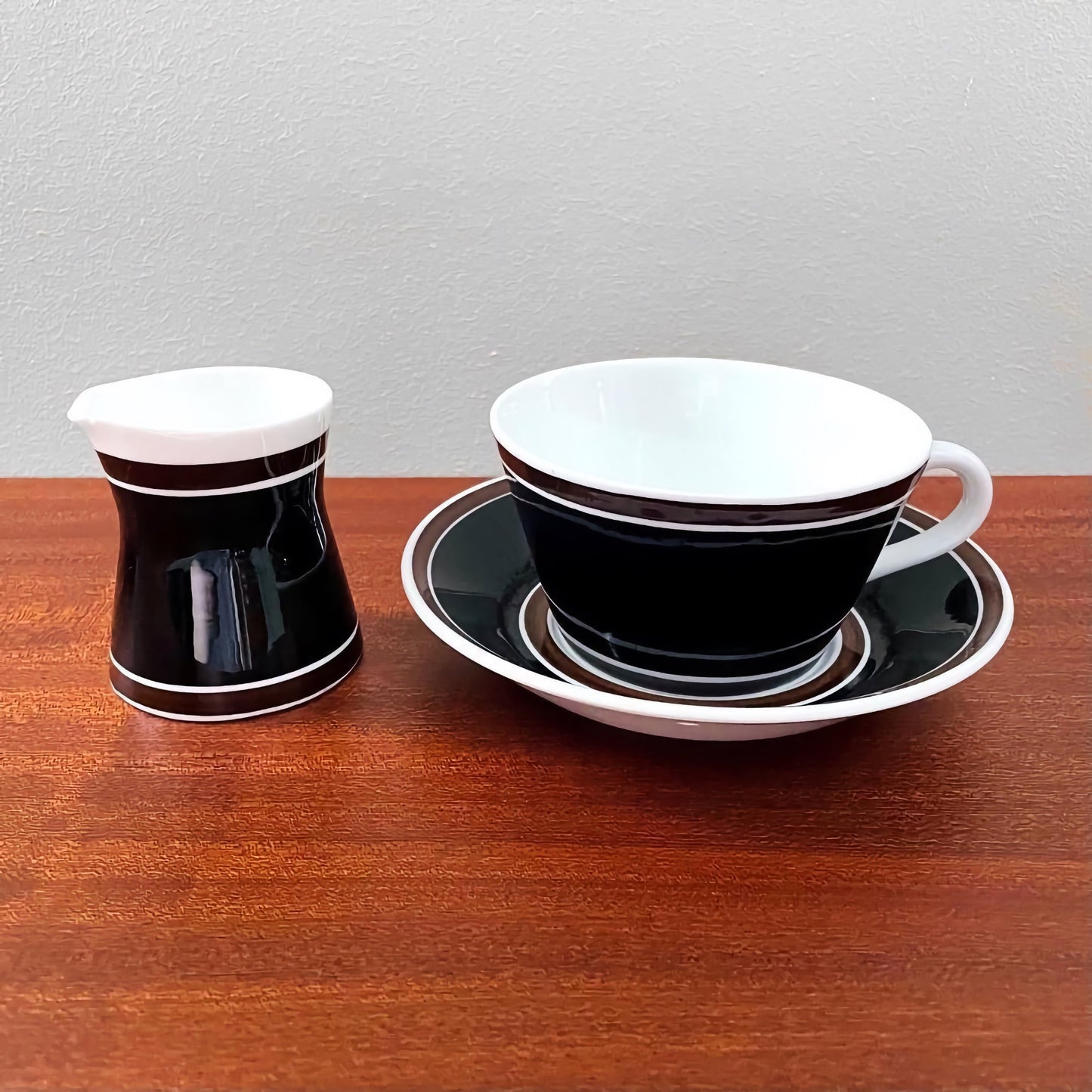グスタフスベリ テラ ティーカップ＆ソーサー クリーマー付き