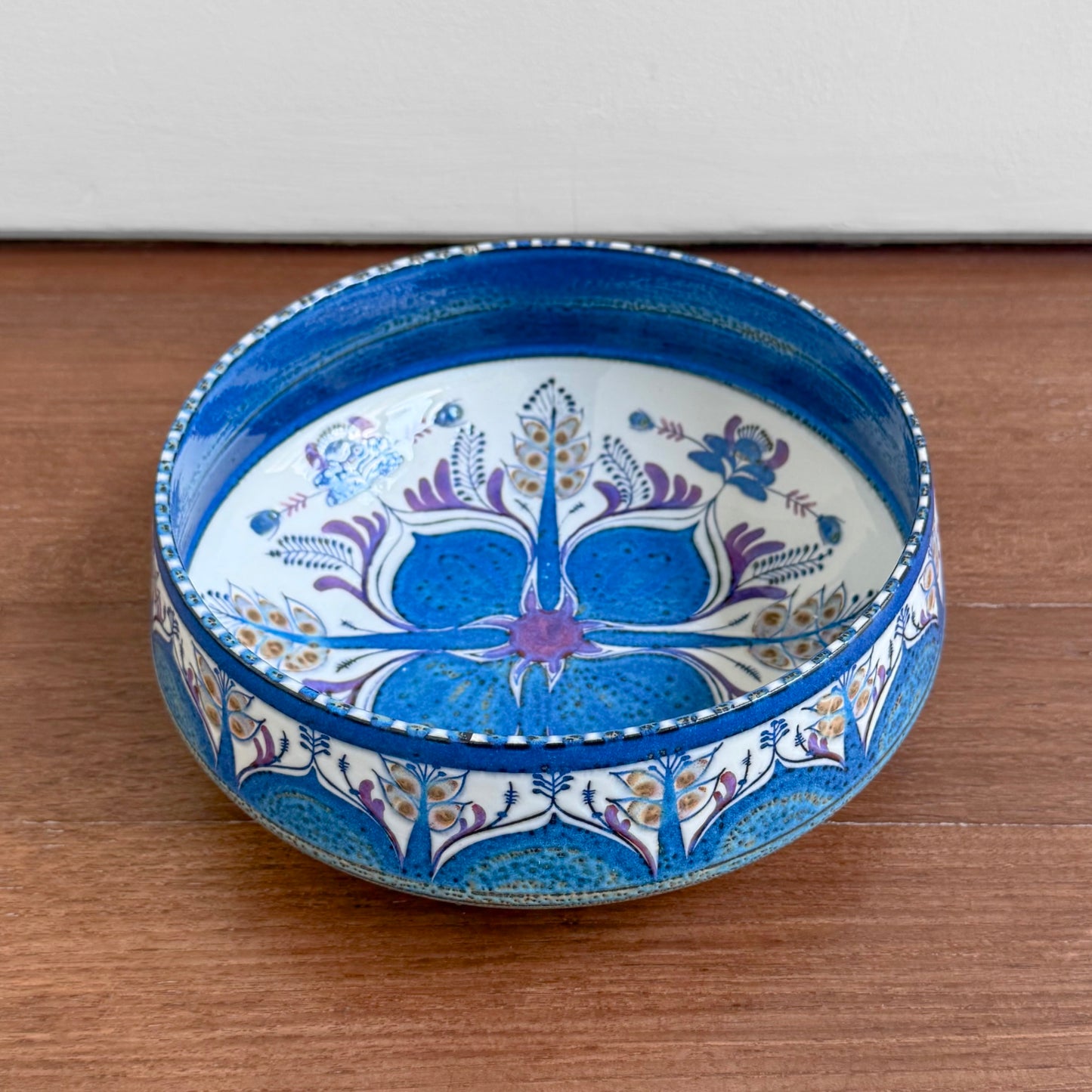 Berte Jessen Royal Copenhagen Tenera Large Decorative Bowl (439/3198) in blue ceramic with stylised floral decoration and raised rim