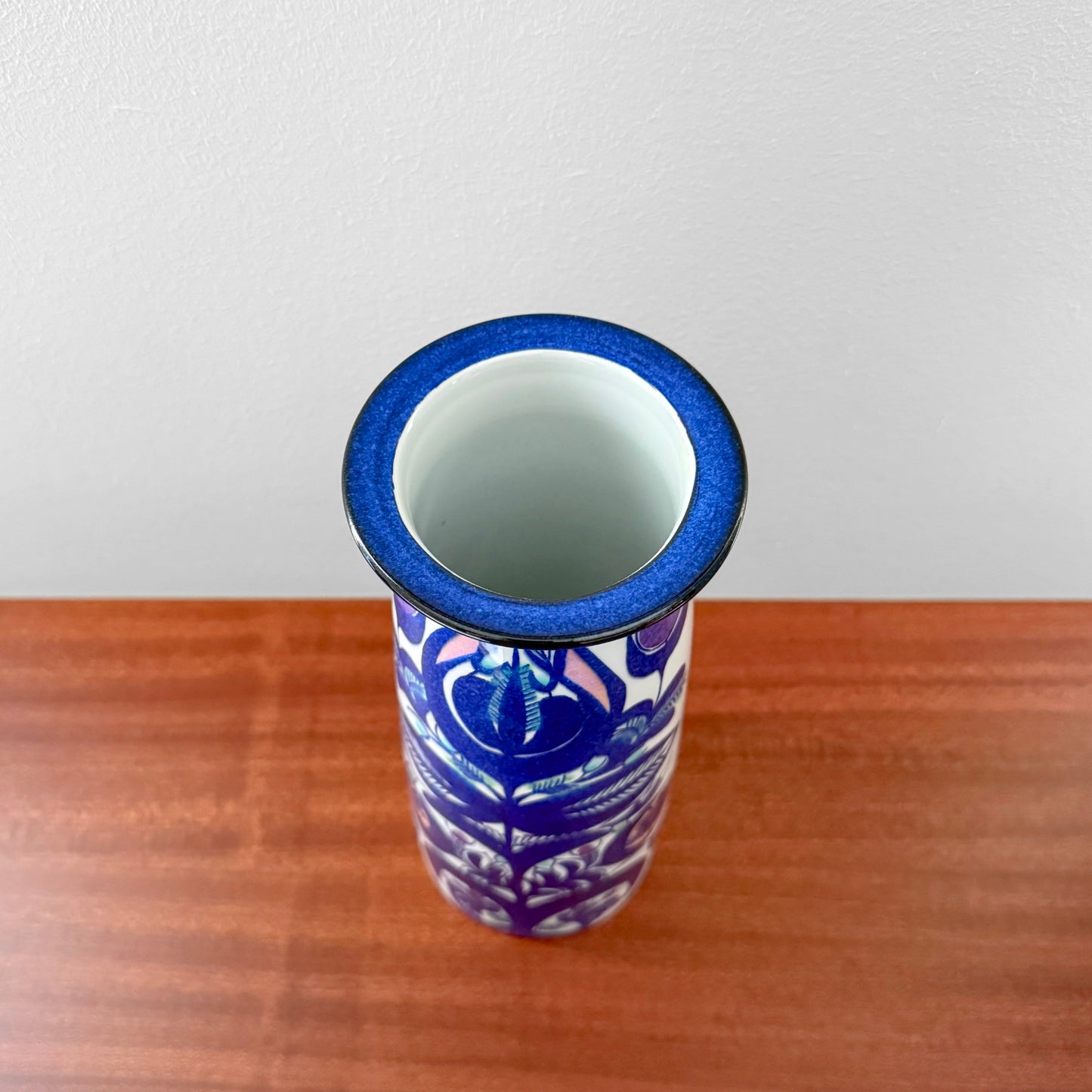 Berte Jessen Royal Copenhagen Tenera Vase (207/2967), rare vintage ceramic vase with stylised floral motif in blue and white, Danish design from the 1960s