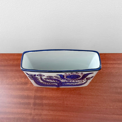 Berte Jessen Royal Copenhagen Tenera Vase (435/2942) ceramic vase with stylised floral motif in blue and white for Nordic home decor