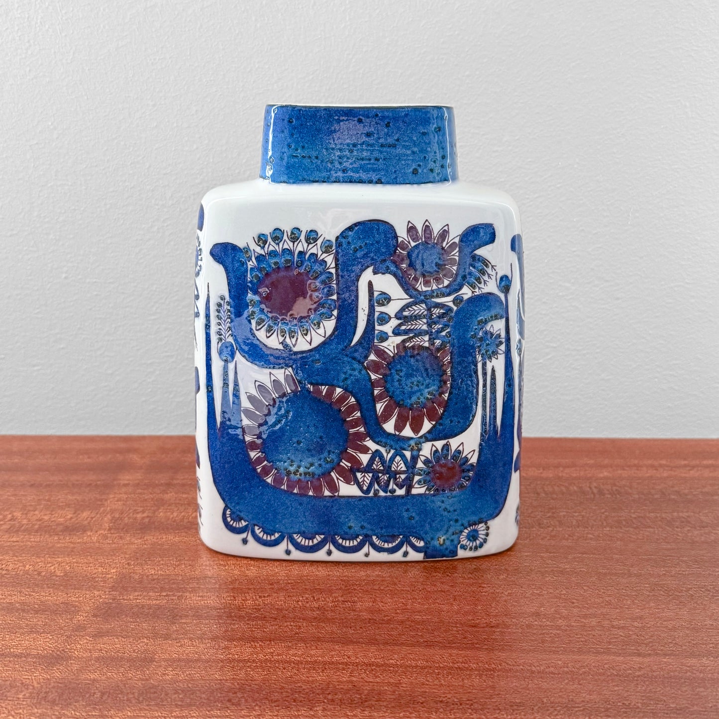 Berte Jessen Royal Copenhagen Tenera Vase (436/3121) ceramic vase with blue stylised floral motif vintage Nordic decorative object