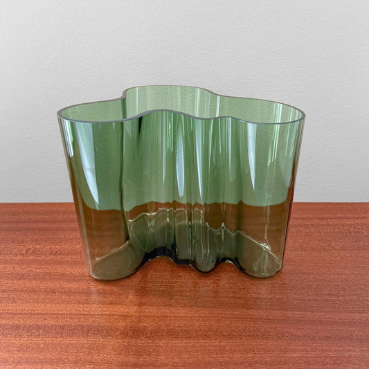 Iittala Aalto Savoy Green Glass Vase (Limited Edition, 160 mm)