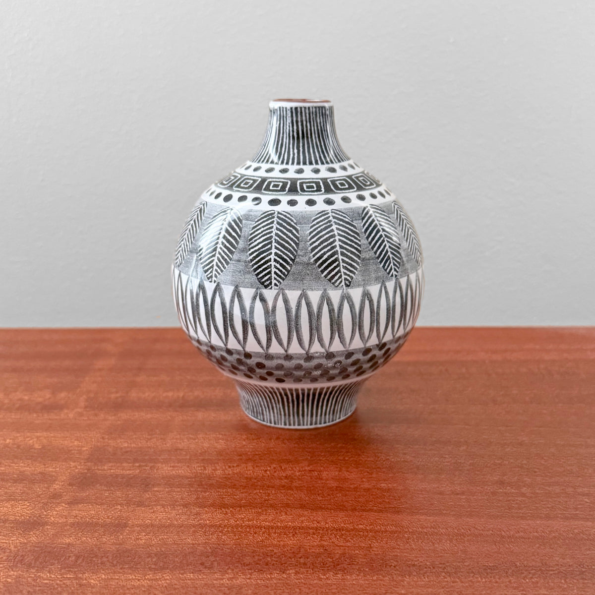Ingrid Atterberg Upsala-Ekeby Grafika 2083 Vase in ceramic with a black and white geometric pattern and ribbed vintage Swedish design for home decor