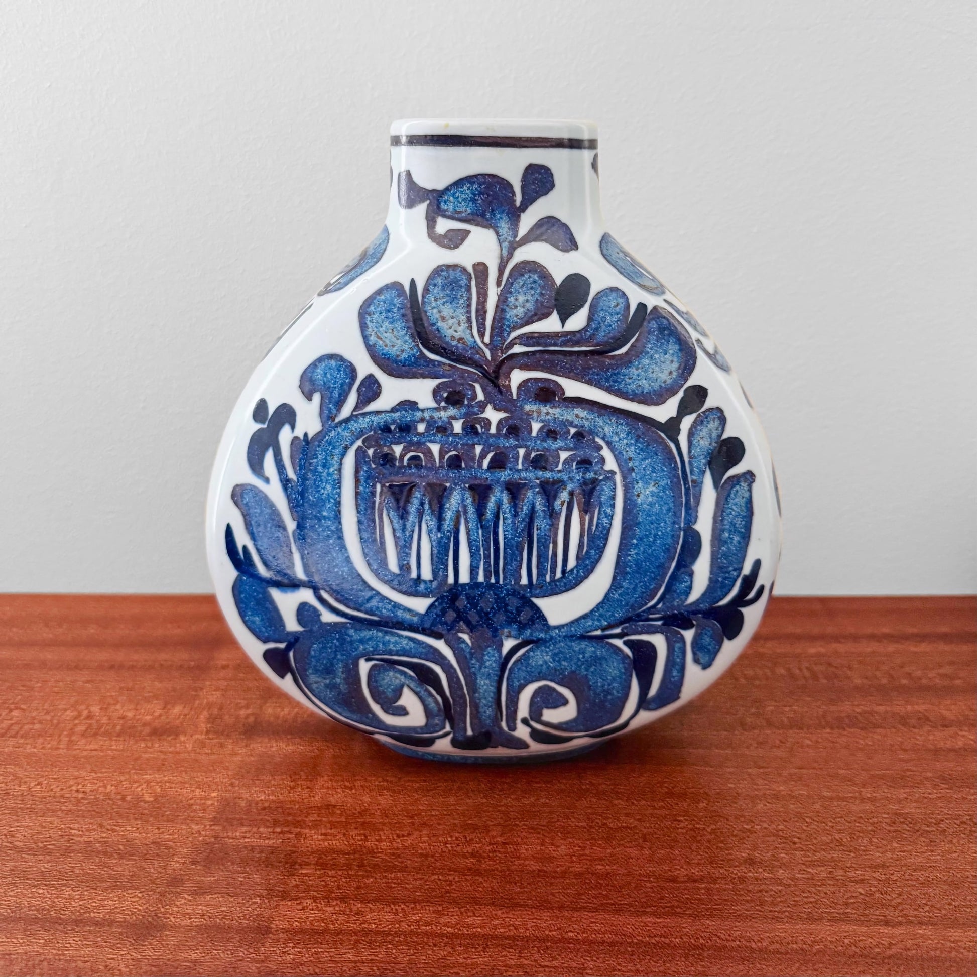 Kari Christensen Royal Copenhagen Tenera White Vase (427/3114), white ceramic vase with stylised blue floral motif and vintage Nordic design