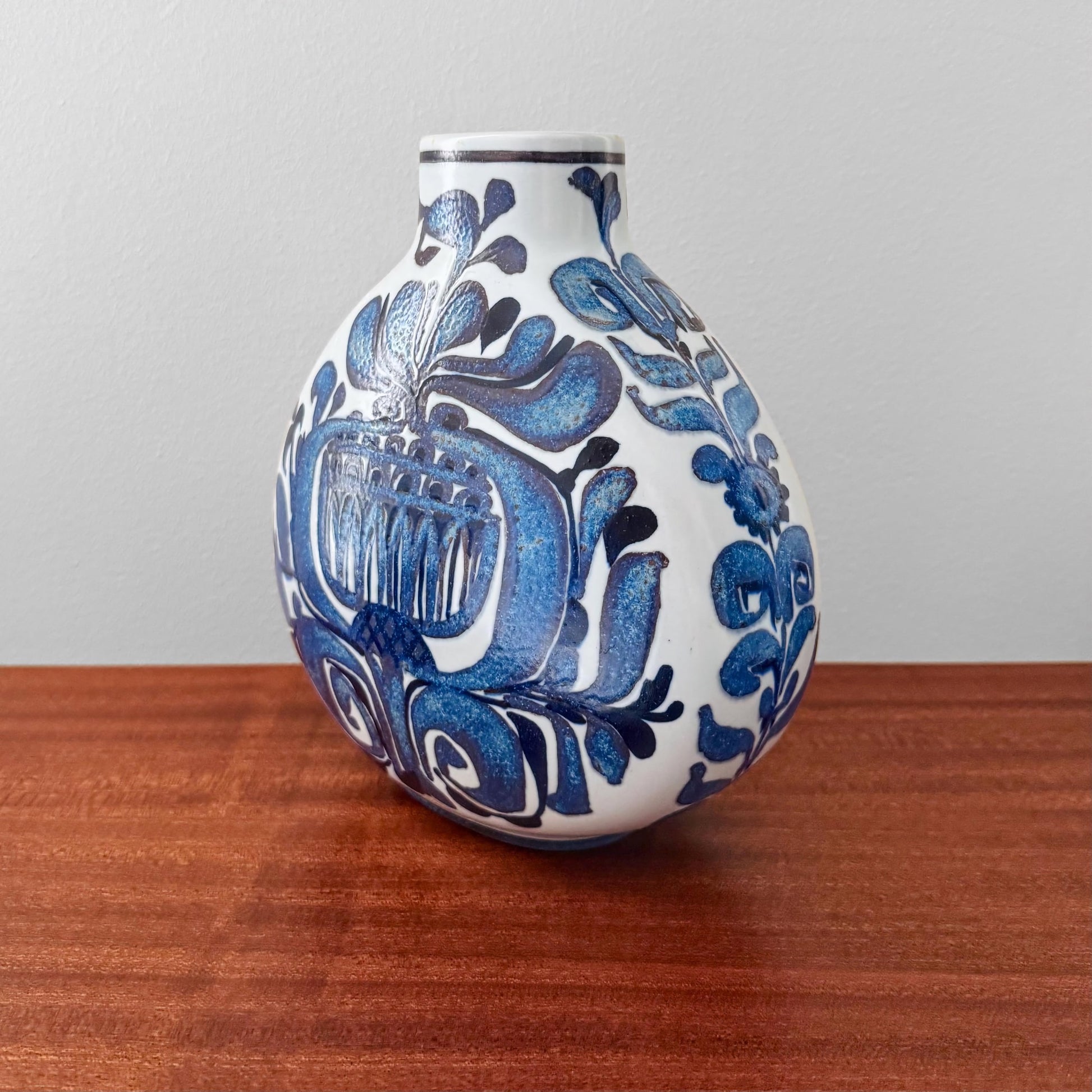 Kari Christensen Royal Copenhagen Tenera White Vase (427/3114) rare vintage ceramic vase with stylised blue floral motif in blue and white