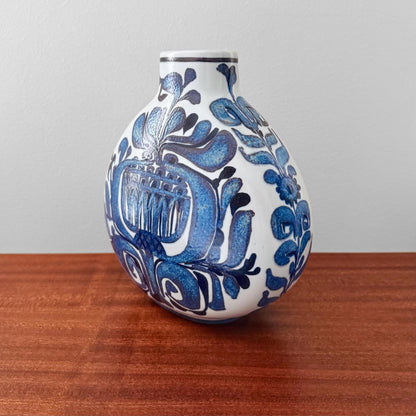 Kari Christensen Royal Copenhagen Tenera White Vase (427/3114) rare vintage ceramic vase with stylised blue floral motif in blue and white