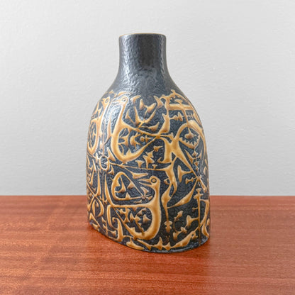 Nils Thorsson Royal Copenhagen Baca Black Vase (714/3223), vintage ceramic vase with stylised bird motif in black and ochre Nordic design