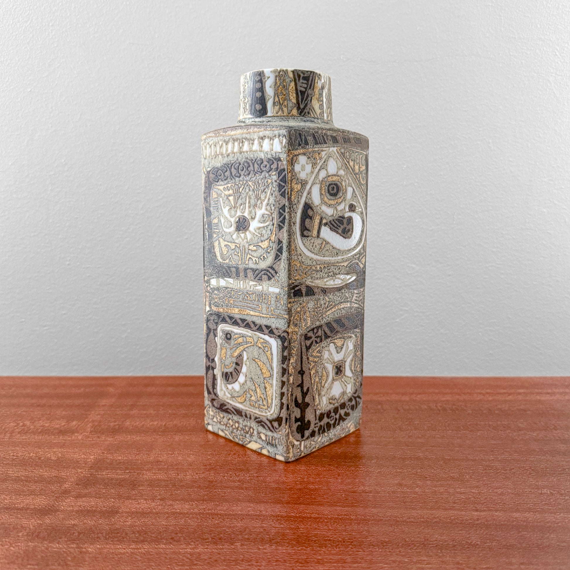Nils Thorsson Royal Copenhagen Baca Brown Vase (719/3239), vintage ceramic vase with stylised floral and bird motif, Scandinavian home decor