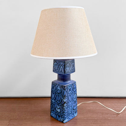 Nils Thorsson Royal Copenhagen Baca Large Blue Table Lamp (92/7192) ceramic table lamp with abstract blue motif and beige fabric shade