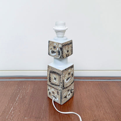 Nils Thorsson Royal Copenhagen Baca Large Brown Table Lamp (92/7194), ceramic table lamp with stylised floral and bird motif, vintage Danish lighting.