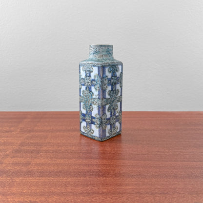 Nils Thorsson Royal Copenhagen Baca Small Vase (711/3258), vintage ceramic vase with abstract pattern, Danish Nordic home decor from the 1960s