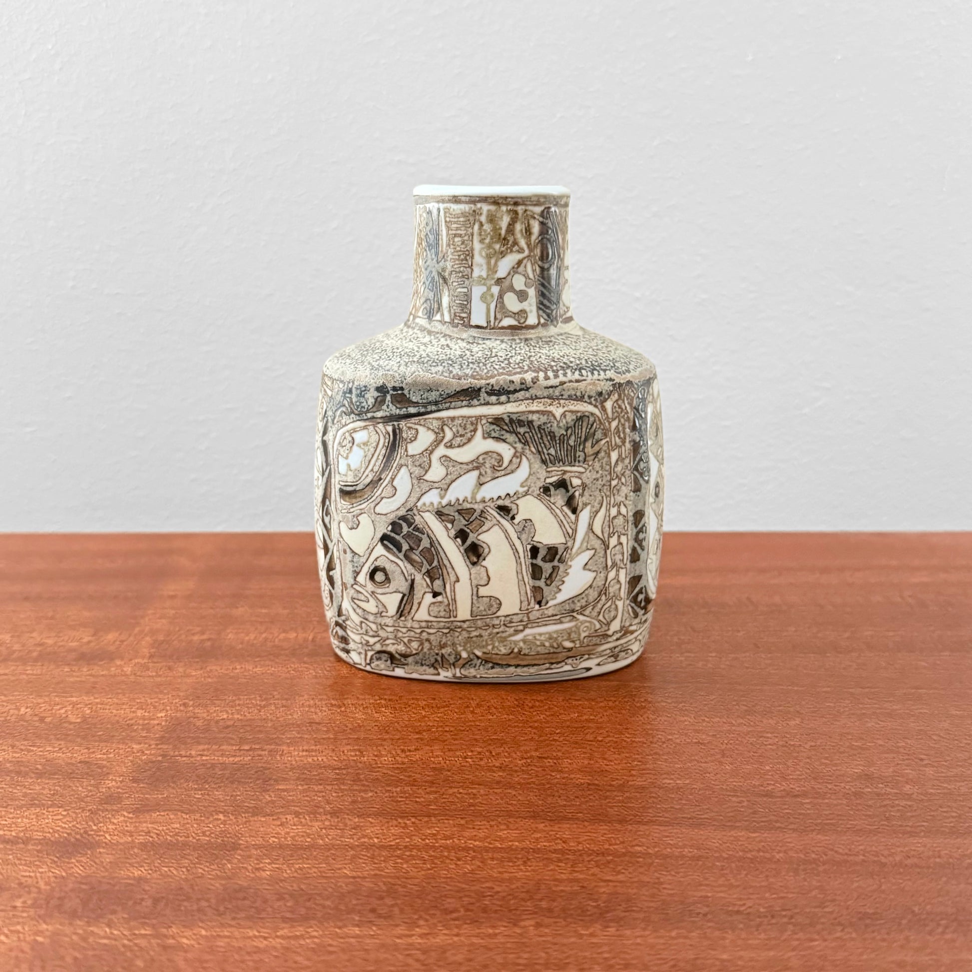 Nils Thorsson Royal Copenhagen Baca Small Vase (719/3207), vintage ceramic vase with stylised fish and floral motif, Danish design from the 1960s