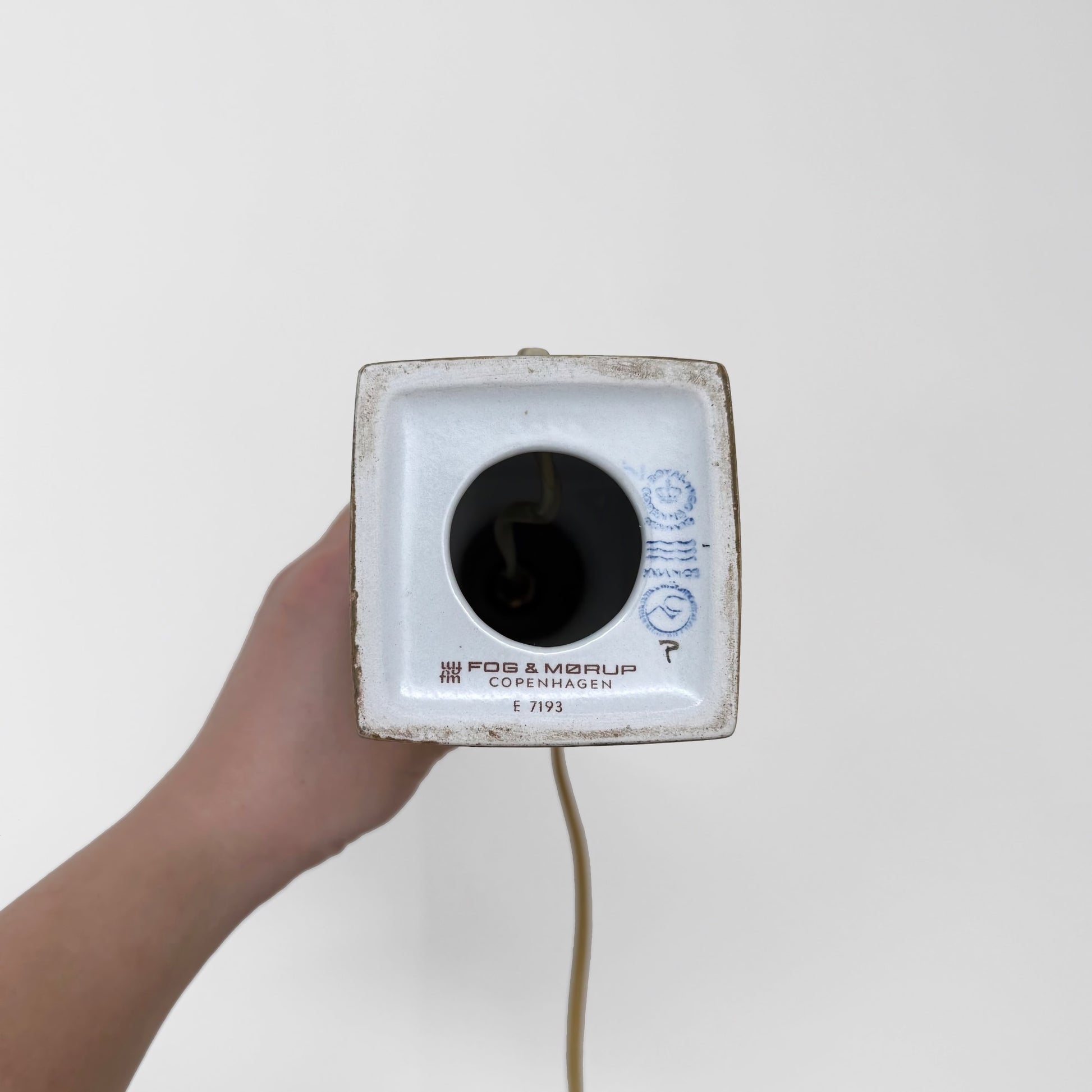 Nils Thorsson Royal Copenhagen Baca Small Brown Table Lamp (92/7193), ceramic lamp base with maker markings and cord