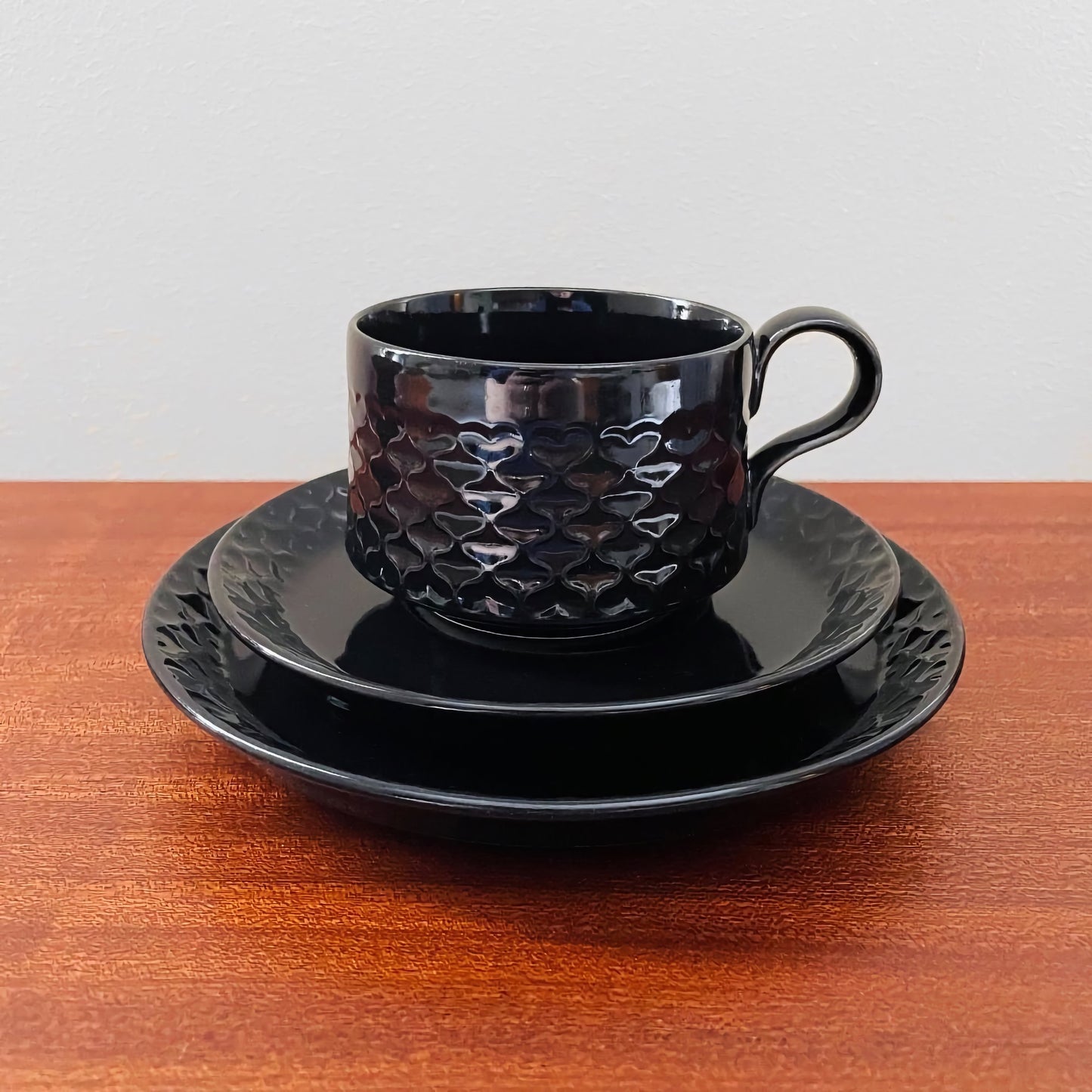 クイストゴー コーディアルパレット ブラックティーカップトリオセット