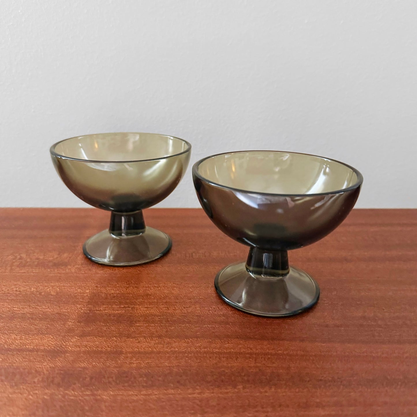 Saara Hopea Grey Glass Dessert Bowls