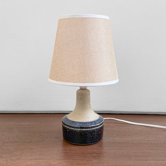 Søholm 3043 Black-Blue Stoneware Table Lamp with ceramic base in black and blue multitone glaze and beige fabric shade, vintage Nordic lighting decor.