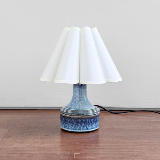 Søholm 3043 Blue Stoneware Table Lamp with multitone ceramic base in blue glaze and a white fabric shade, vintage Danish design from the 1960s.