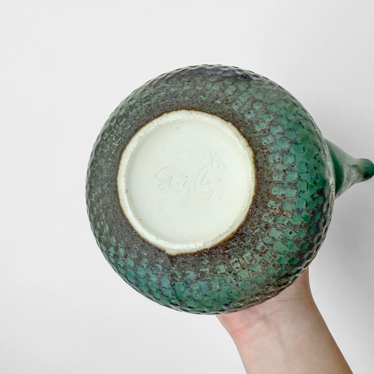 Stig Lindberg Gustavsberg Turquoise Stoneware Teapot underside with textured turquoise glaze and visible studio signature in excellent vintage condition